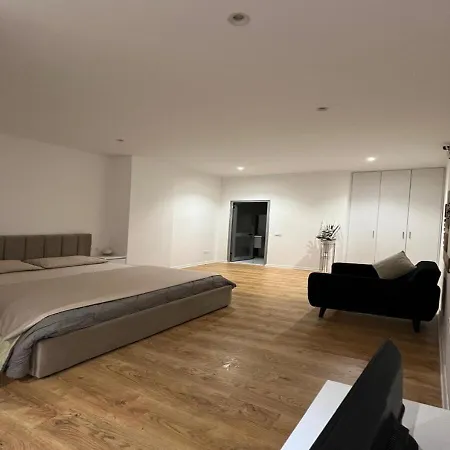 The Master Seaside Duplex By Ps Apartment Golem (Tirana)